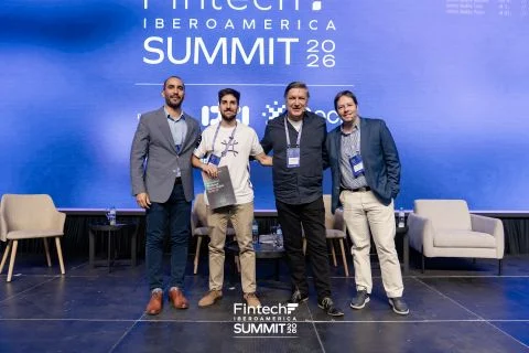 Los panelistas en el escenario del Fintech Iberoamérica Summit 2026